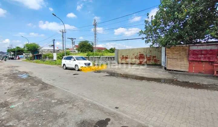 Tanah Luas Berada di Jl. Yos Sudarso Semarang Tanah Luas Berada di Jl. Yos Sudarso Semarang