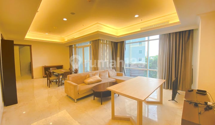 Apartemen Botanica Tower 3 Low Floor 2 Kamar Coldwell Banker