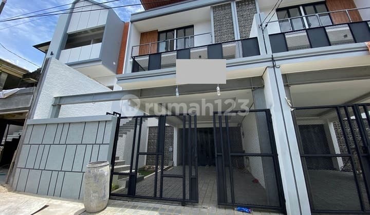 Rumah di Komplek Abadi Duren Sawit Jakarta Timur