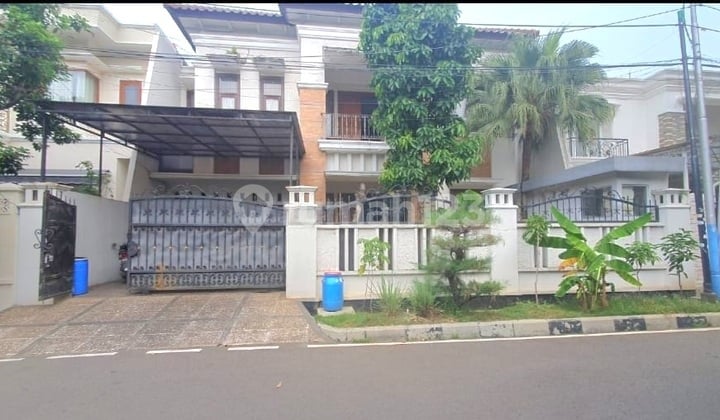 Luxury 2-Story Ready-to-Occupy House in Cempaka Putih, Central Jakarta