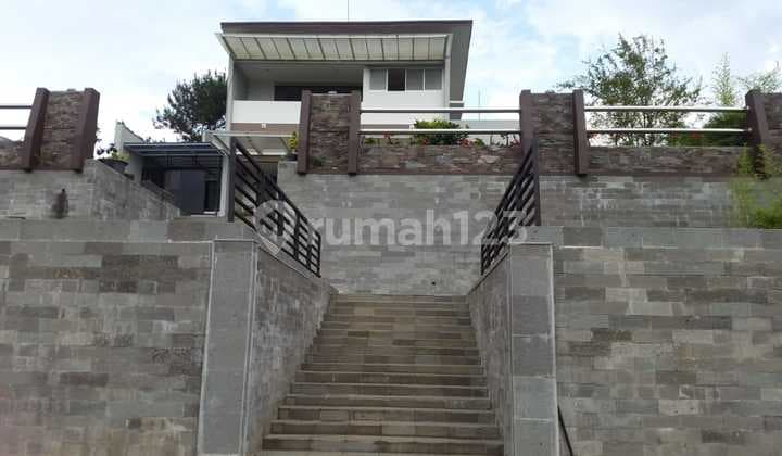 VILLA LUAS NYAMAN LINGKUNGAN SEJUK SIAP HUNI DI LEMBANG BANDUNG