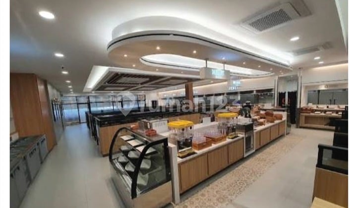 RUANG USAHA LUAS STRATEGIS LOKASI RAMAI COCOK UNTUK RESTO SIAP PAKAI DI SETRASARI BANDUNG