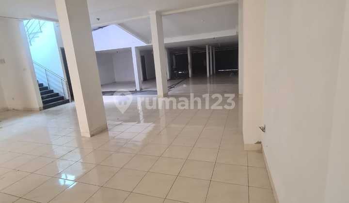 RUANG USAHA STRATEGIS 2 LANTAI LOKASI RAMAI SIAP PAKAI DI PASIRKOJA BANDUNG