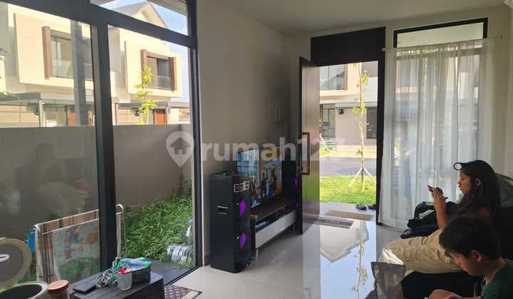 RUMAH BAGUS MINIMALIS MODERN HOOK 2 LANTAI SIAP HUNI DI PODOMORO PARK CLUSTER FASHAGRIYA BANDUNG