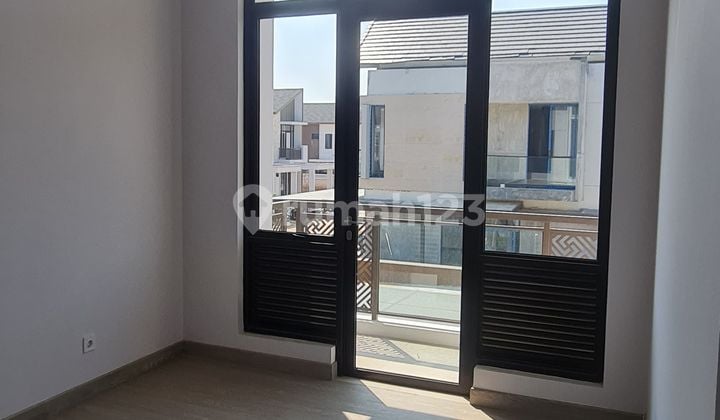 RUMAH BAGUS MINIMALIS MODERN LINGKUNGAN NYAMAN SIAP HUNI DI PODOMORO PARK CLUSTER FASHAGRIYA BANDUNG