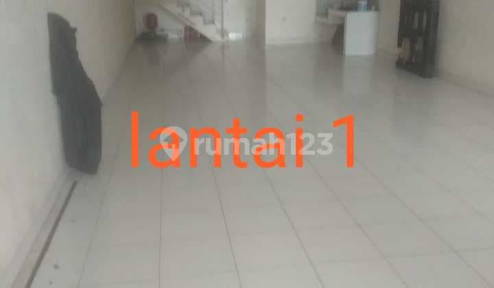 RUKO 3 LANTAI LOKASI RAMAI STRATEGIS COCOK UNTUK SEGALA USAHA SIAP PAKAI DI KURDI BANDUNG