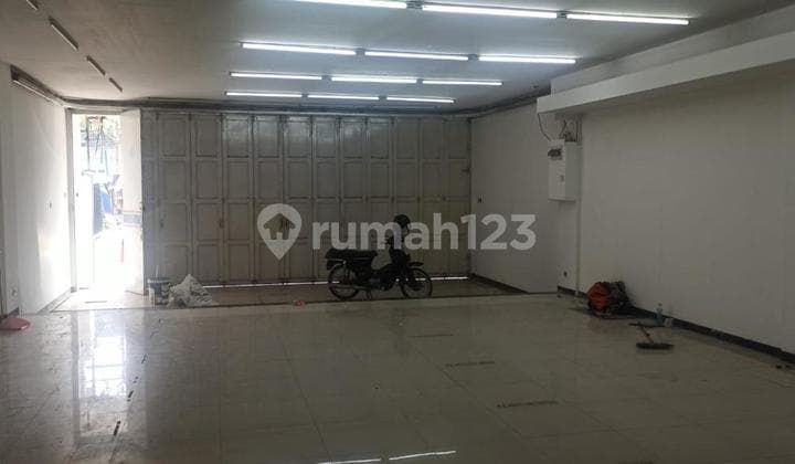 RUKO LUAS STRATEGIS 2.5 LANTAI SIAP PAKAI DI MAINROAD MARGACINTA CIWASTRA BANDUNG