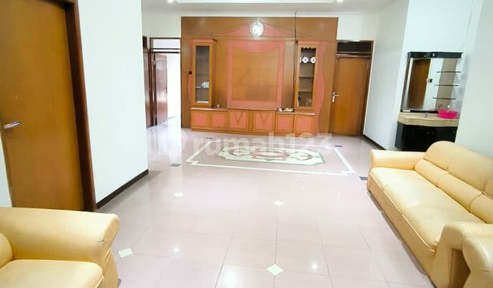 RUMAH BESAR 2 LANTAI LINGKUNGAN NYAMAN SIAP HUNI DI BATUNUNGGAL BANDUNG