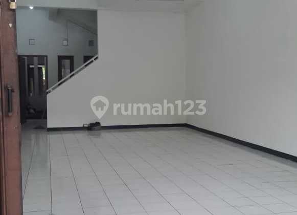 RUKO 2,5 LANTAI LUAS STRATEGIS LOKASI RAMAI SIAP PAKAI DI TAMAN KOPO INDAH 3 TKI3 BANDUNG