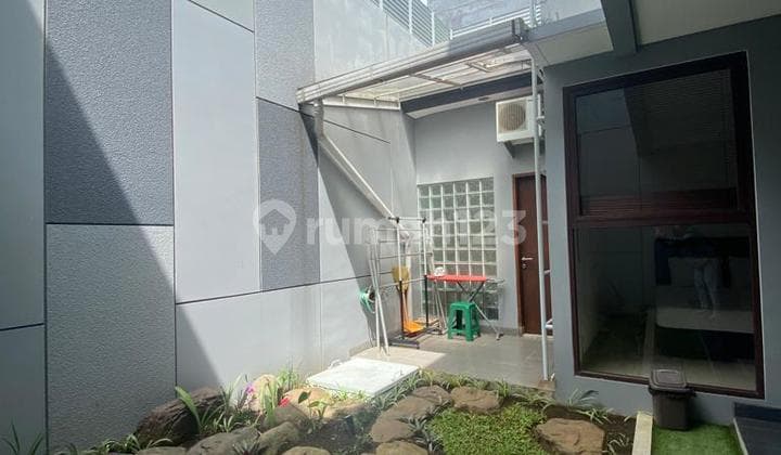 LARGE LUXURIOUS 3-STORY MINIMALIST MODERN COMFORTABLE READY-TO-OCCUPY HOUSE IN SETRADUTA BANDUNG