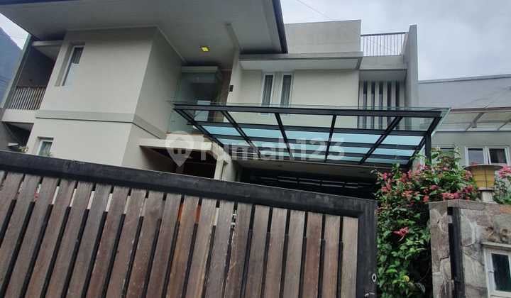 RUMAH LUAS NYAMAN MINIMALIS MODERN 2 LANTAI SEMI FURNISHED SIAP HUNI DI SETRAMURNI BANDUNG