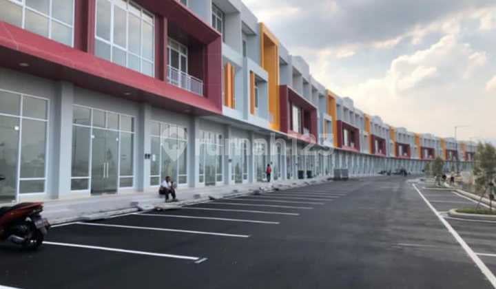 RUKO LUAS 3 LANTAI POSISI STRATEGIS SIAP PAKAI DI SUMMARECON BANDUNG