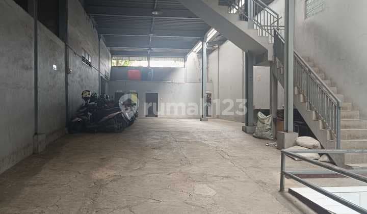 GUDANG LUAS BERSIH 2 LANTAI LOKASI STRATEGIS SIAP PAKAI DI HOLIS BANDUNG