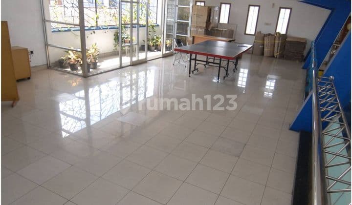 GEDUNG 3 LANTAI PUSAT KOTA STRATEGIS SIAP PAKAI DI SAYAP OTISTA BANDUNG