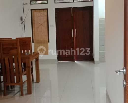 RUMAH NYAMAN MINIMALIS 2 LANTAI FULL FURNISHED SIAP HUNI DI SETRADUTA BANDUNG