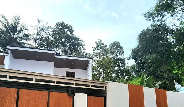 Rumah Cantik Asri Nyaman Terawat Full Furnished Siap Huni di Jatinangor Bandung