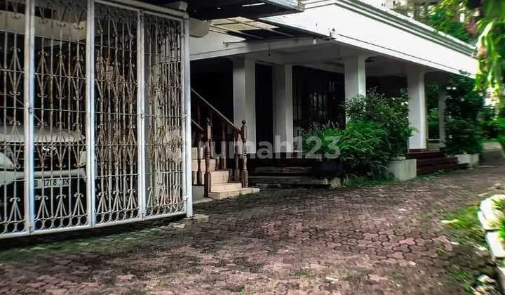 Rumah Luas!! Posis di Hook Nyaman Siap Huni di Sarijadi Bandung