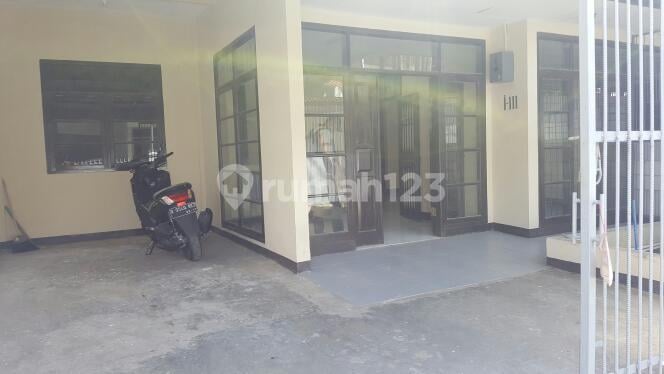 RUMAH BAGUS HOOK MINIMALIS MODERN 1,5 LANTAI SIAP HUNI DI TAMAN KOPO INDAH 1 TKI1 BANDUNG