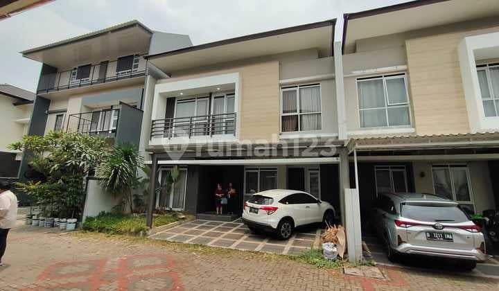 RUMAH BAGUS MINIMALIS MODERN 2 LANTAI FULL FURNSIHED SIAP HUNI DI SAYAP SETRADUTA BANDUNG