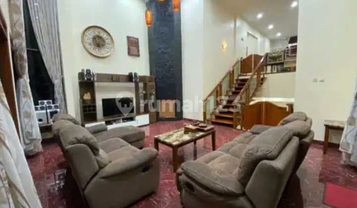 VILLA LUAS LINGKUNGAN NYAMAN SEJUK DI LEMBANG BANDUNG