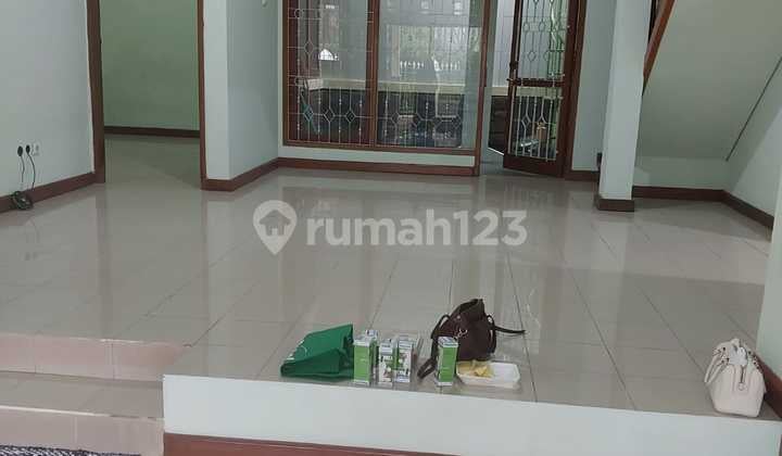 RUMAH NYAMAN 2 LANTAI LOKASI STRATEGIS SIAP HUNI DI ANTAPANI BANDUNG