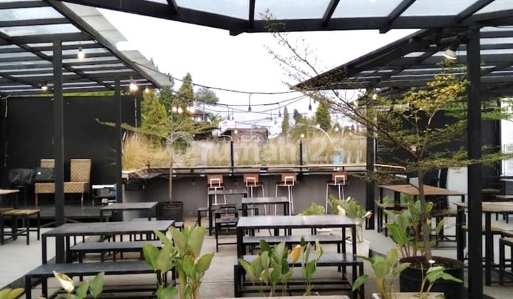 RUKO LUAS STRATEGIS 4 LANTAI COCOK UNTUK CAFE ATAU RESTO SIAP PAKAI DI DAGO PAKAR BANDUNG