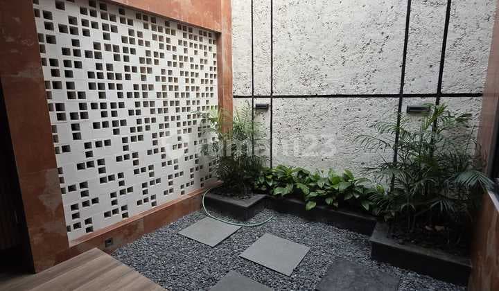 RUMAH KOKOH NYAMAN TERAWAT SIAP HUNI DI MEKAR WANGI BANDUNG