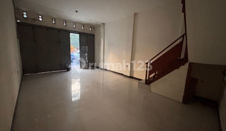 RUKO MINIMALIS 2 LANTAI LOKASI STRATEGIS SIAP PAKAI DI MAINROAD BUAH BATU BANDUNG