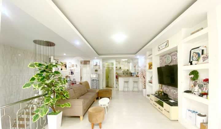 RUMAH CANTIK MINIMALIS MODERN 2 LANTAI SEMI FURNISHED SIAP HUNI DI BUMI ASRI BANDUNG