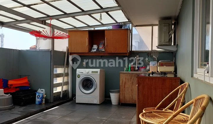 RUKO LUAS STRATEGIS TENGAH KOTA 4 LANTAI SIAP PAKAI DI AHMAD DAHLAN BANDUNG