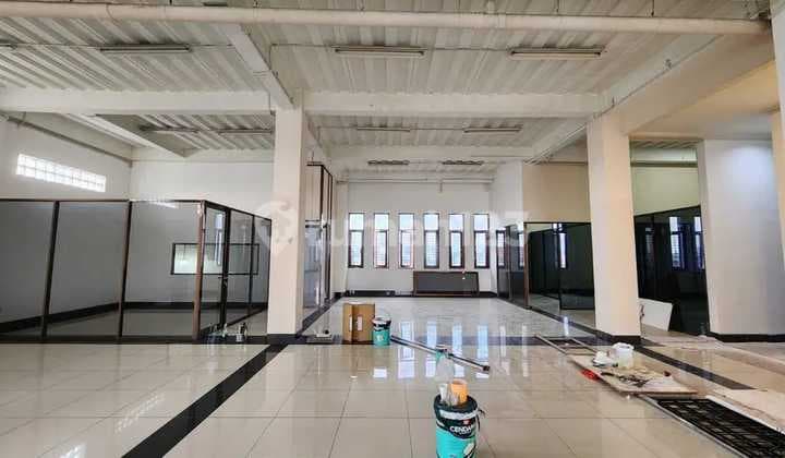 RUANG USAHA LUAS STRATEGIS 3 LANTAI COCOK UNTUK KANTOR SIAP PAKAI DI SOEKARNO HATTA BANDUNG