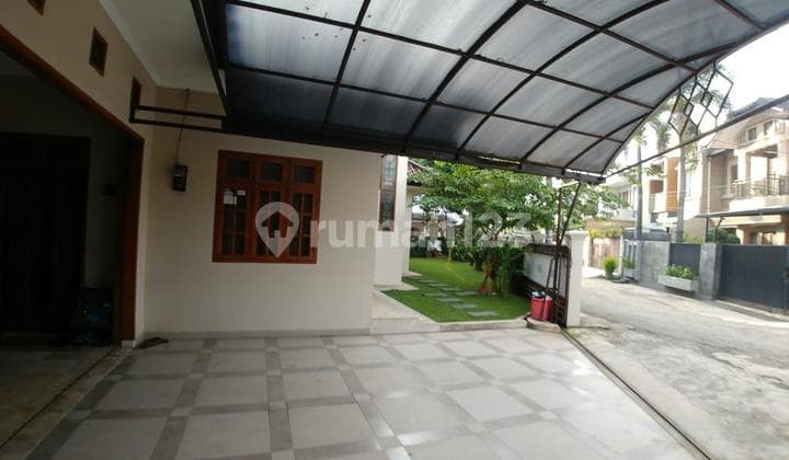 Rumah Hook Tengah Kota Strategis Siap Huni di Suryalaya Buah Batu Bandung