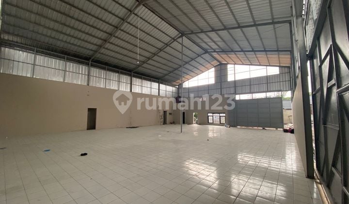 GUDANG LUAS BERSIH LOKASI STRATEGIS RAMAI SIAP PAKAI DI MOHAMAD TOHA BANDUNG