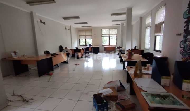 RUKO LUAS STRATEGIS 3,5 LANTAI SIAP PAKAI DI GATOT SUBROTO BANDUNG