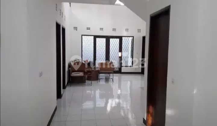 RUMAH KEREN MINIMALIS MODERN SEMI FURNISHED 2 LANTAI SIAP HUNI DI SETRADUTA HEGAR BANDUNG
