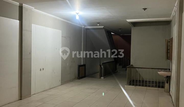 RUKO 4 LANTAI LOKASI RAMAI STRATEGIS SIAP PAKAI DI LEUWIPANJANG BANDUNG