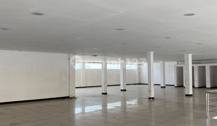 GEDUNG 3 LANTAI STRATEGIS PUSAT KOTA SIAP PAKAI DI MAINROAD MERDEKA BANDUNG