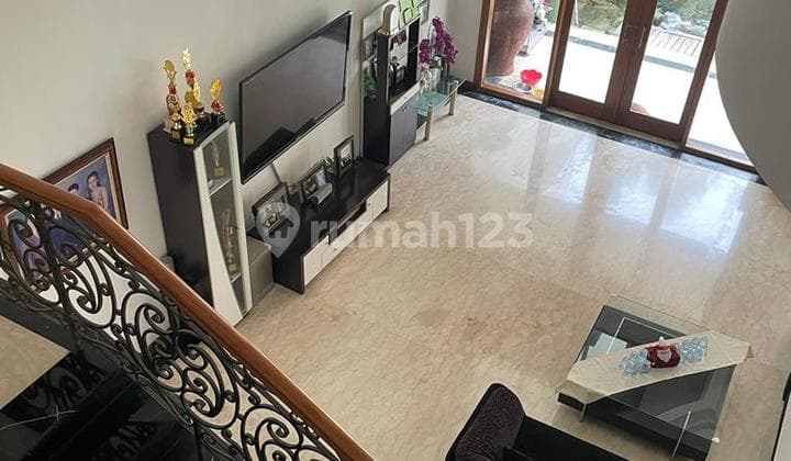 RUMAH MEWAH 2 LANTAI FULL FURNISHED SIAP HUNI DI MAINROAD SETRADUTA BANDUNG