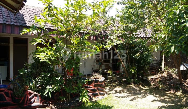 RUMAH ASRI NYAMAN TERAWAT 1,5 LANTAI SIAP HUNI DI CIKUTRA BANDUNG