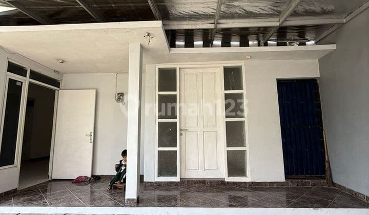 RUMAH STRATEGIS 2 LANTAI LINGKUNGAN NYAMAN SIAP HUNI DI CIBABAT