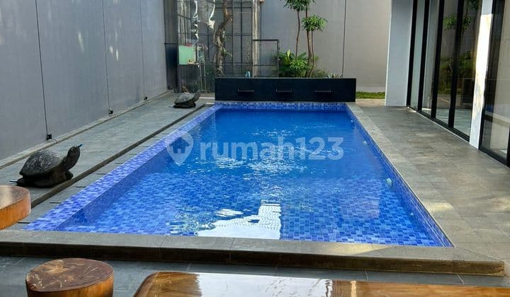 RUMAH MEWAH 2 LANTAI FULL FURNISHED SIAP HUNI DI PADASALUYU UTARA BANDUNG