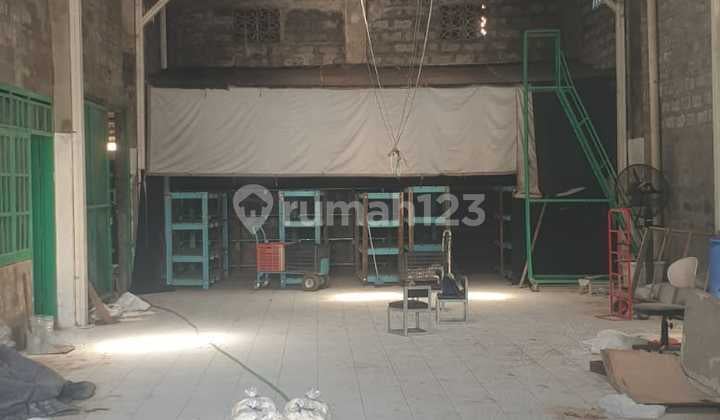 GUDANG LUAS LOKASI RAMAI STRATEGIS SIAP PAKAI DI SADANG BANDUNG