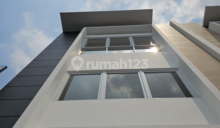 RUKO LUAS STRATEGIS 4 LANTAI COCOK UNTUK SEGALA USAHA SIAP PAKAI DI TAMAN KOPO INDAH 1 TKI1 BANDUNG