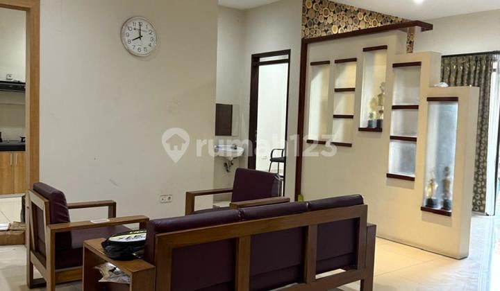 RUMAH IDAMAN 3 LANTAI MINIMALIS MODERN LINGKUNGAN NYAMAN SIAP HUNI DI SINGGASANA BANDUNG