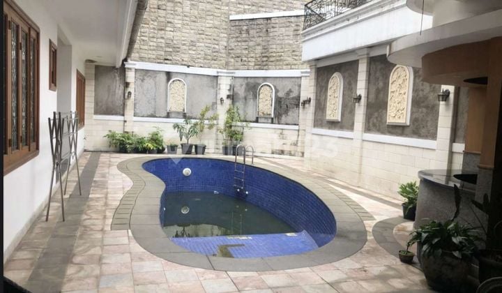 RUMAH MEWAH LUAS NYAMAN 2 LANTAI SEMI FURNISHED SIAP HUNI DI BATUNUNGGAL BANDUNG