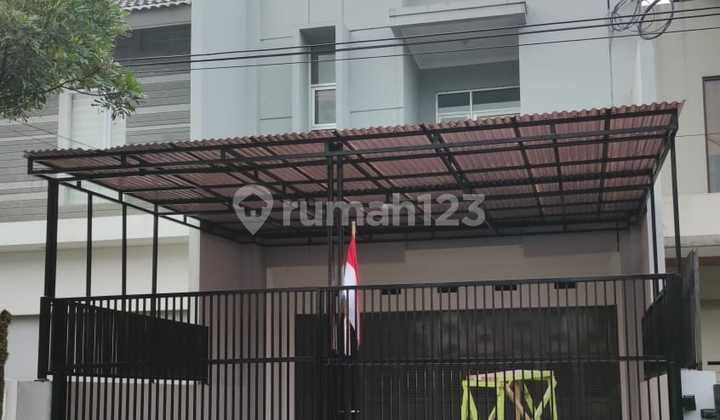 RUKO 2,5 LANTAI LOKASI RAMAI STRATEGIS COCOK UNTUK SEGALA USAHA SIAP PAKAI DI MEKAR WANGI BANDUNG