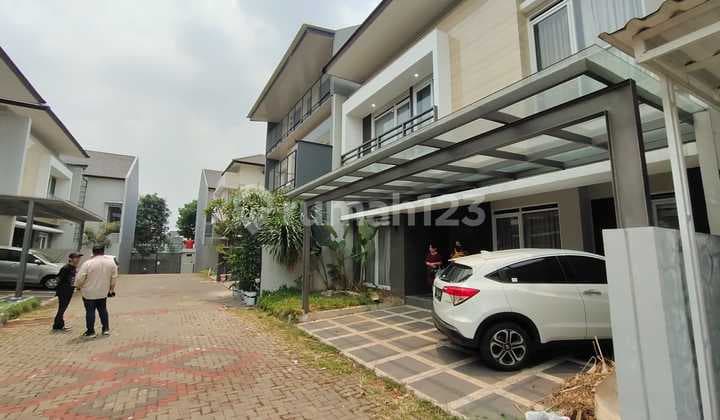 RUMAH IDAMAN MINIMALIS MODERN 2 LANTAI FULL FURNISHED LINGKUNGAN NYAMAN SIAP HUNI DI SETRADUTA BANDUNG