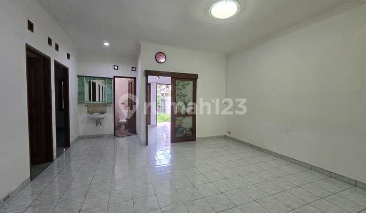 RUMAH BAGUS NYAMAN TERAWAT SIAP HUNI DI BATUNUNGGAL BANDUNG