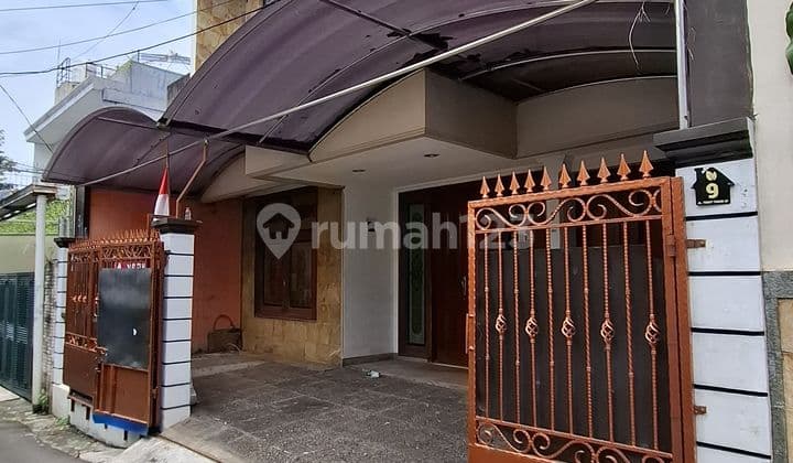 Rumah Asri Bangunan 2 Lantai Tebet Timur Jalan 1 Mobil