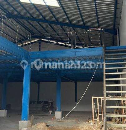 Gudang di Jakarta Barat Berikut Dengan Kantornya Akses Kontainer